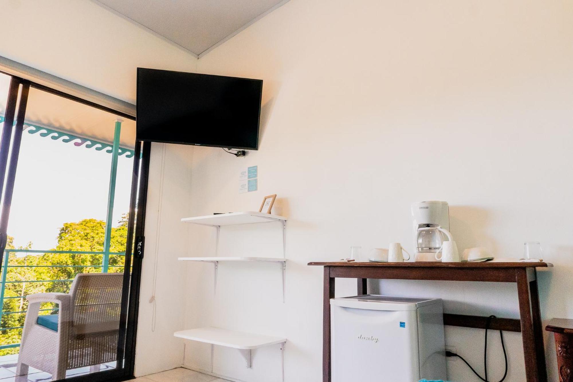 Ocean'S Breeze Apartment And Rooms Puerto Viejo de Talamanca Екстериор снимка