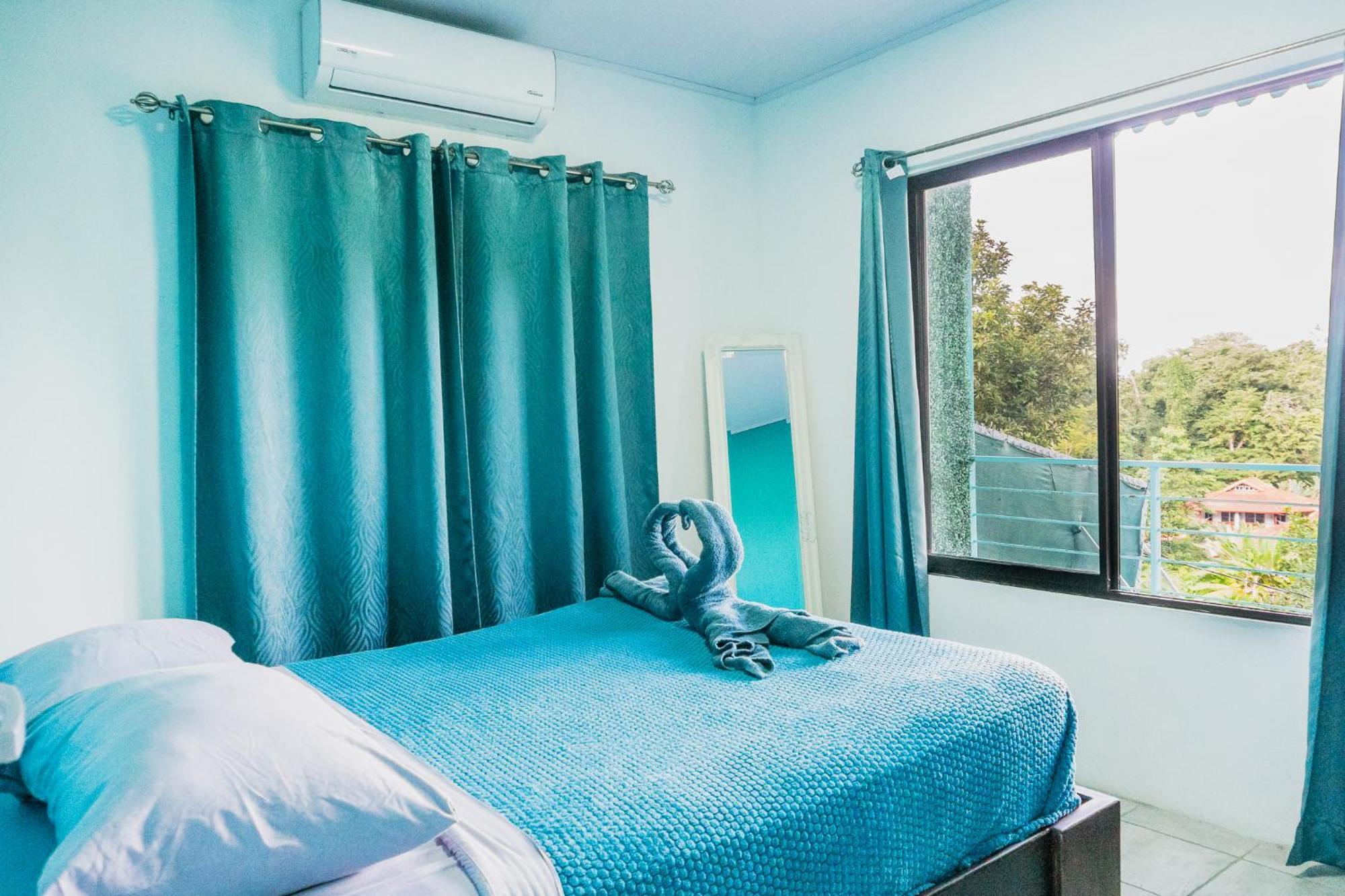 Ocean'S Breeze Apartment And Rooms Puerto Viejo de Talamanca Екстериор снимка