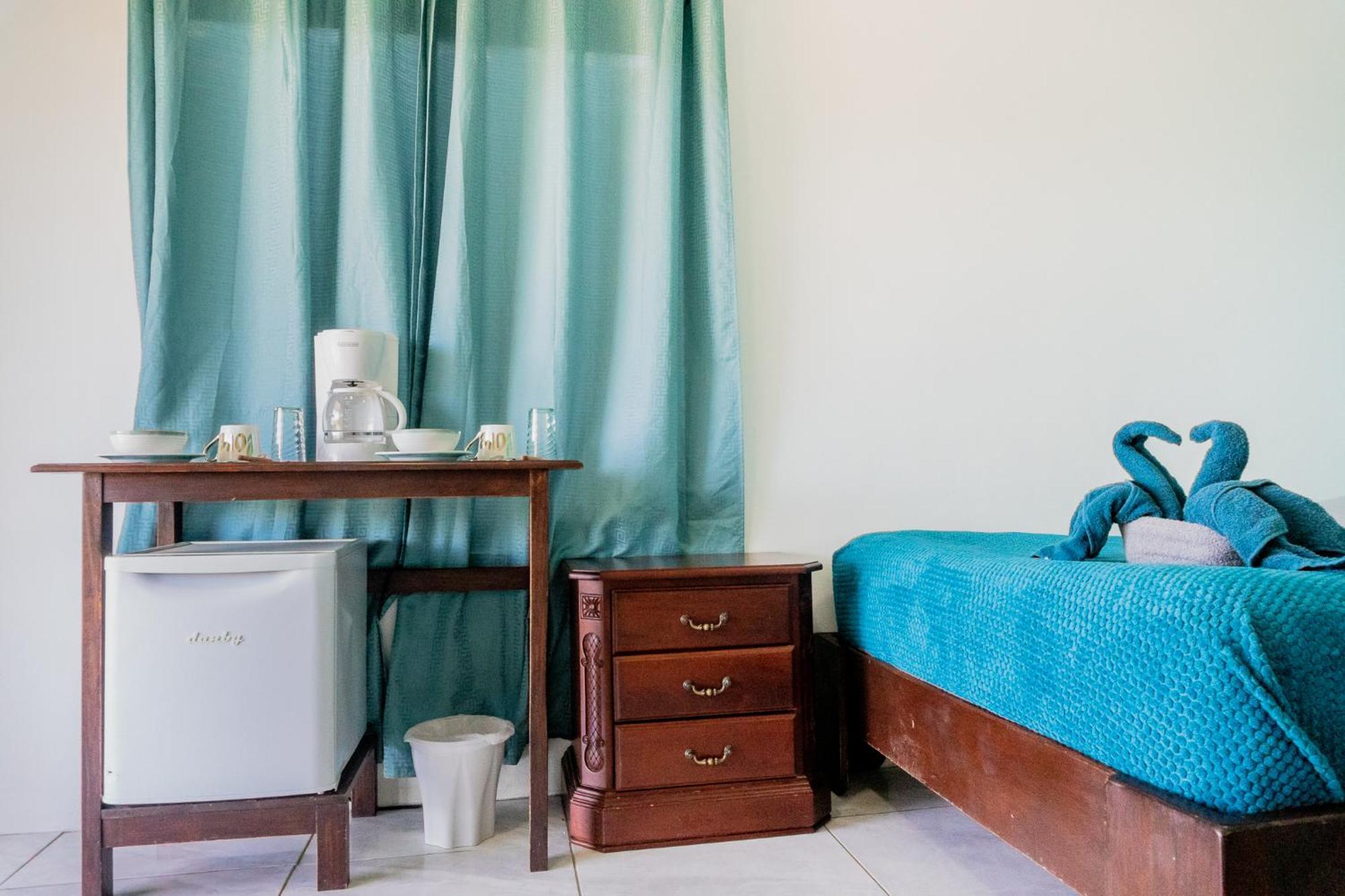 Ocean'S Breeze Apartment And Rooms Puerto Viejo de Talamanca Екстериор снимка