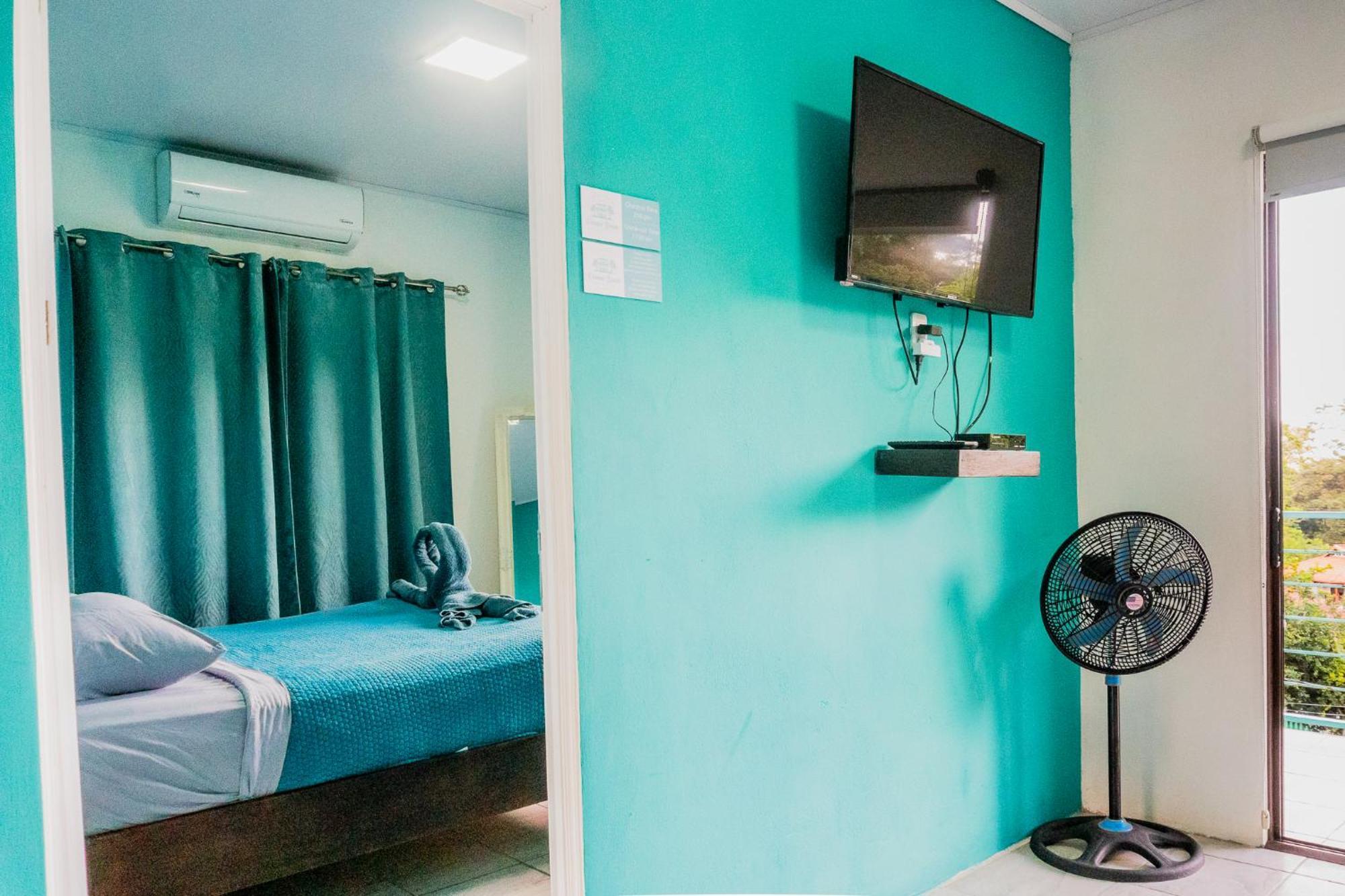 Ocean'S Breeze Apartment And Rooms Puerto Viejo de Talamanca Екстериор снимка