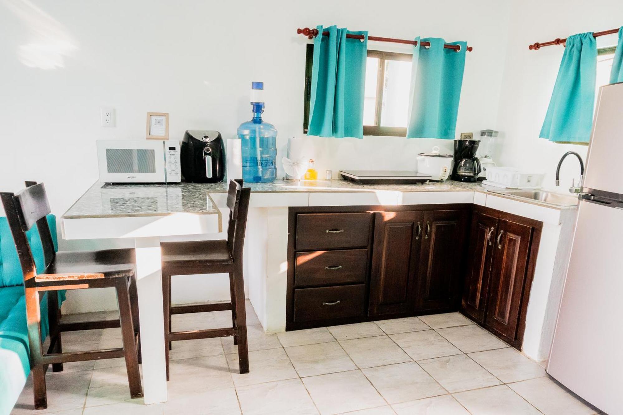 Ocean'S Breeze Apartment And Rooms Puerto Viejo de Talamanca Екстериор снимка